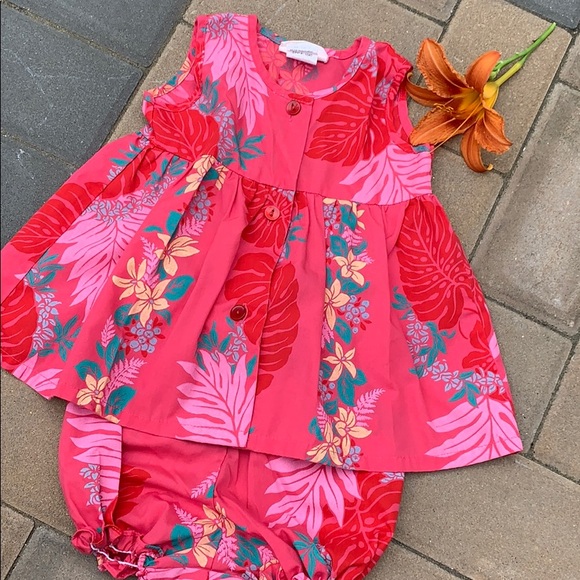 Other - ❤️5/$13 Hawaiian outfit